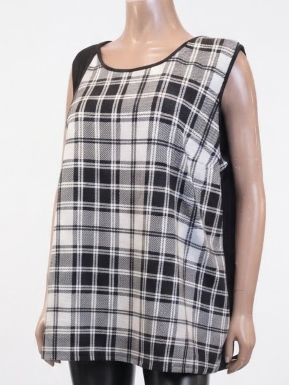 Penningtons Plaid Quilted Sleeveless Top Mixed Media Stretch Knit Keyhole Black